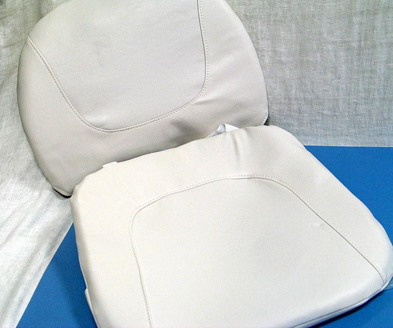WindRider 17 Seat Cushion - WindRider